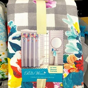 Pioneer woman shower curtains 15 each or 40 for all 3
